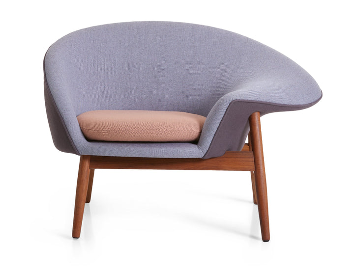 Fried Egg Lounge Chair - Warm Nordic - Chairs - Hero 381/Rewool 658/Merit 035 - Right - Facing - HORNE
