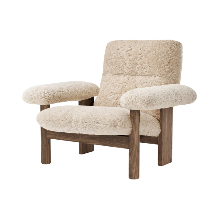 Brasilia Lounge Chair - Sheepskin - Audo Copenhagen - Chairs - Nature - Walnut - HORNE