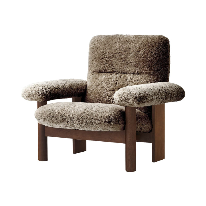 Brasilia Lounge Chair - Sheepskin - Audo Copenhagen - Chairs - Sahara - Dark Stained Oak - HORNE