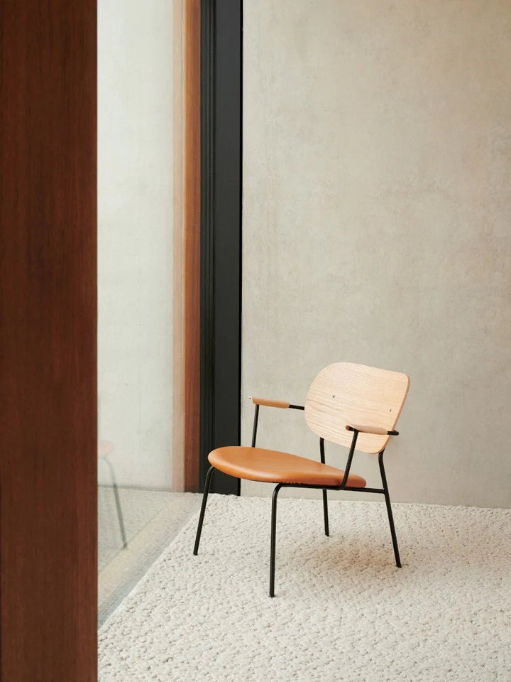 Co Lounge Chair - Seat Upholstered - Audo Copenhagen Chairs - Natural Oak | Audo Bouclé 02 - HORNE