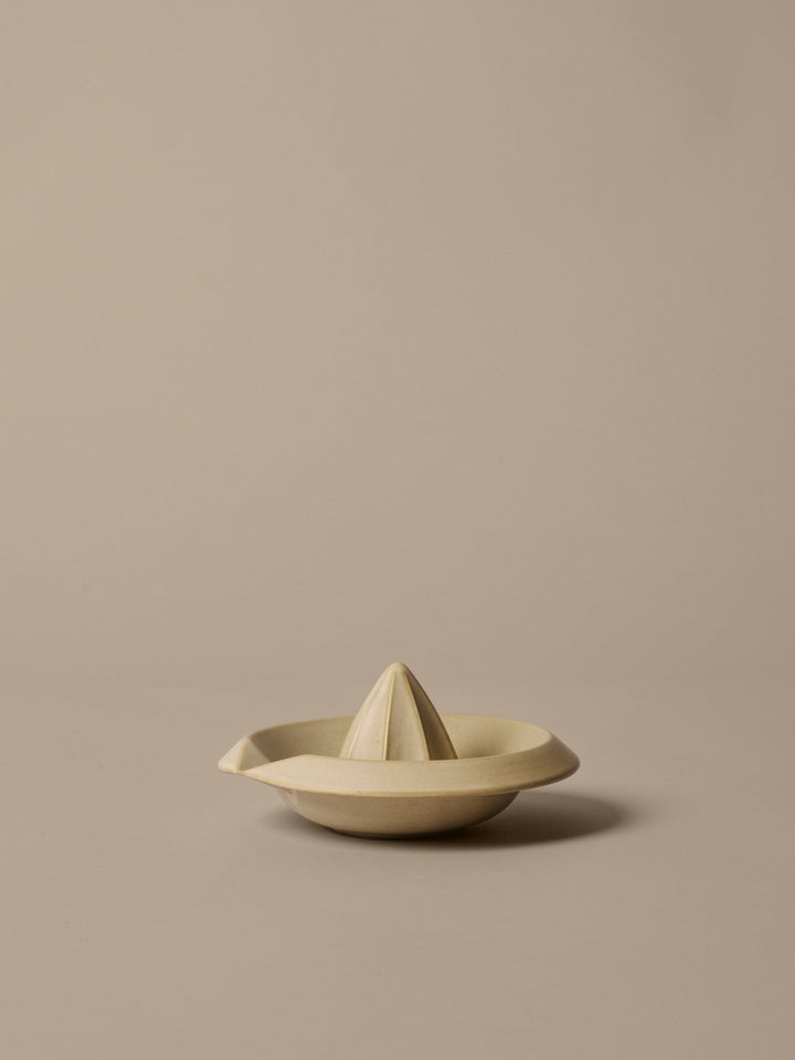 Erena Citrus Juicer - Ferm Living Serveware - HORNE
