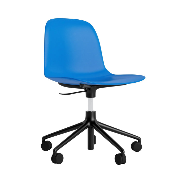 Form Chair Swivel 5W Gas Lift Aluminum - Normann Copenhagen Swivel Chairs - Form Chair Swivel 5W Gas Lift Black Alu - Bright Blue - HORNE