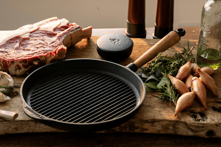 Grill Pan with Walnut Handle - 11" - SKEPPSHULT - Cookware - HORNE