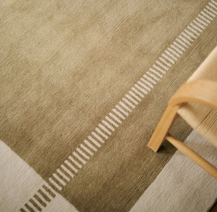 Kimex rug in Grass 250x350 (8.2' x 11.5')