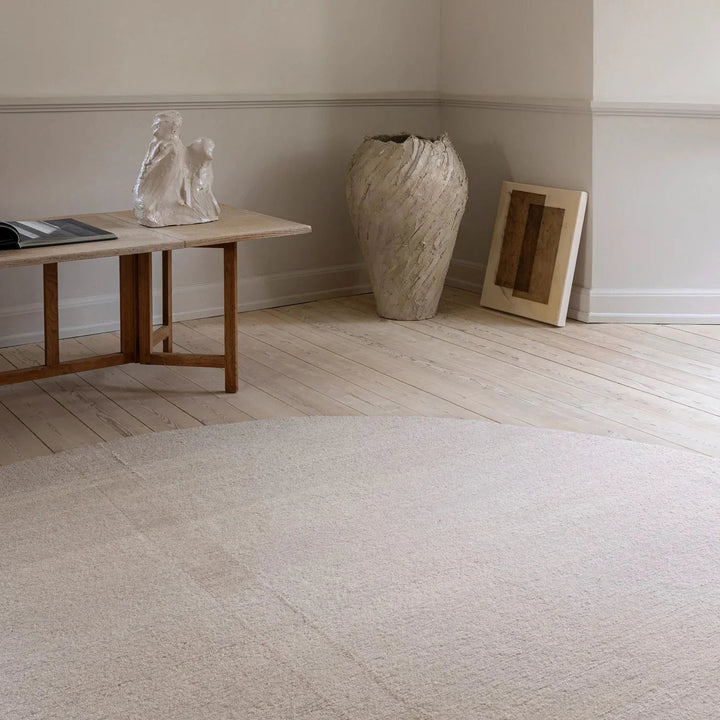 Kokoro Dawn rug in Green 250 diam. (8.2' diam.)
