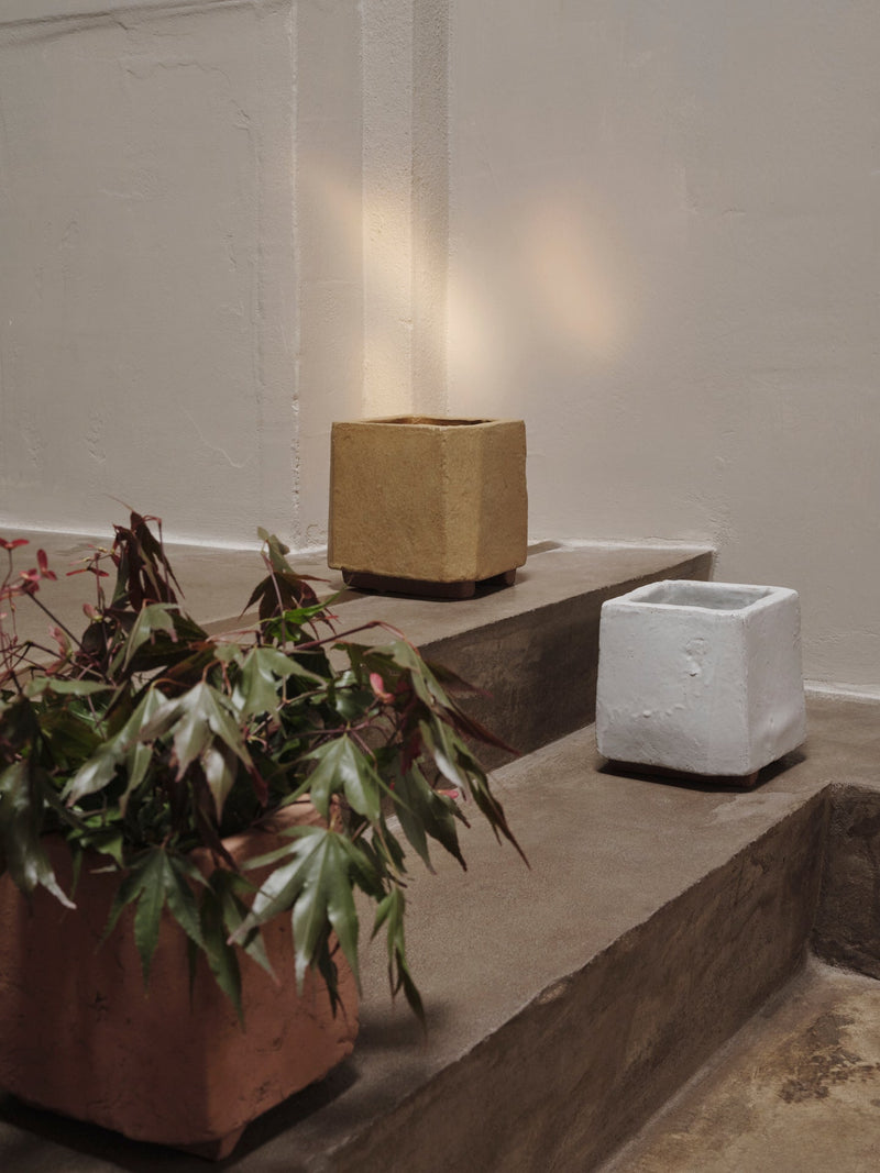 Kurinu Pot - Ferm Living - Planters - Honey - HORNE