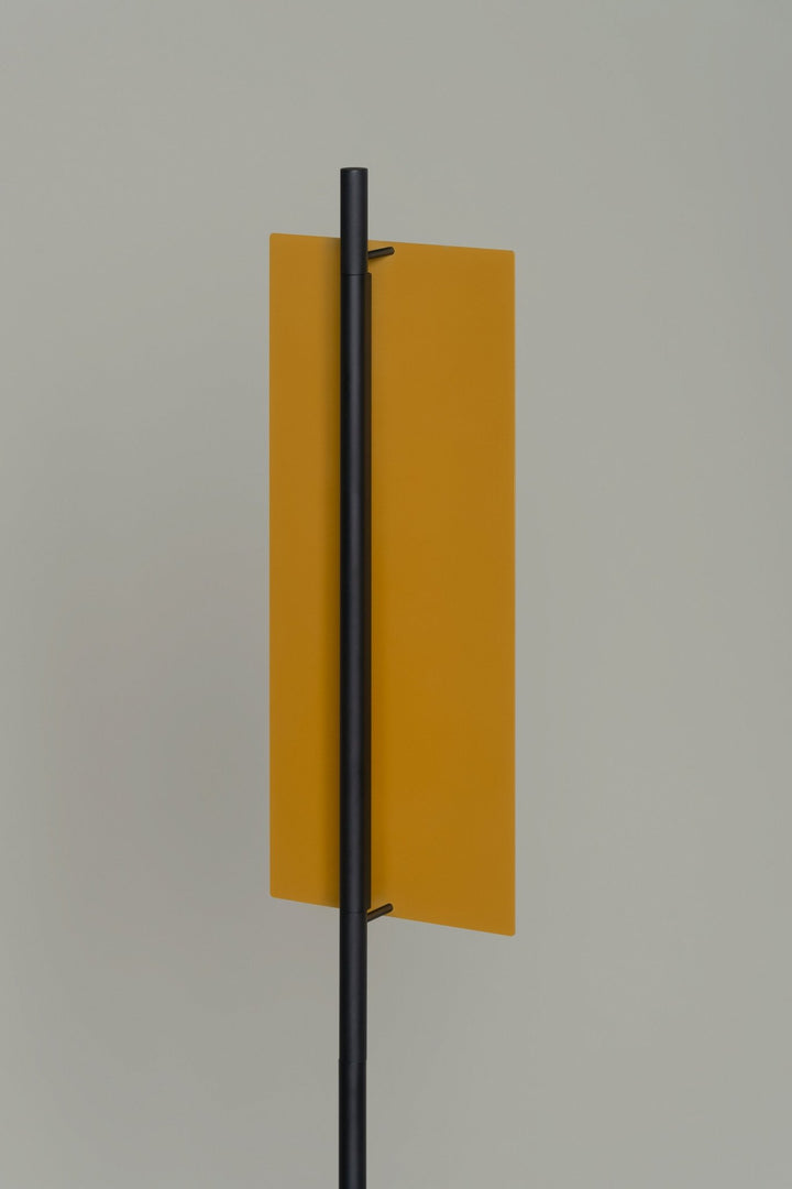 Lámina Dorada 45 Floor Lamp - Santa & Cole - Floor Lamps - HORNE