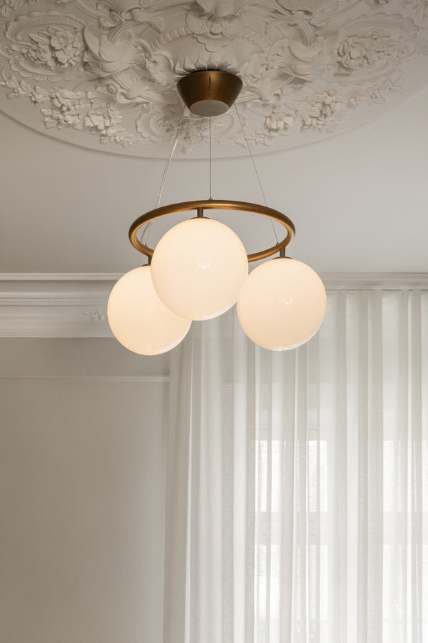 Miira 3 Circular Chandelier - Nuura Chandeliers - Brass / Optic Clear - HORNE
