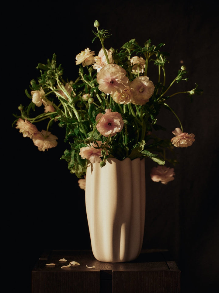 Nium Vase - H23 - Ferm Living Vases - Dark Sage - HORNE