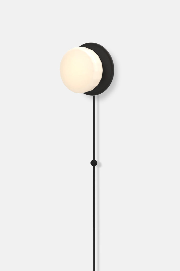 Pastille 1 Disc Corded - Faceted - RBW Lighting - Matte Black - 2700K (warm white) - Corded Plug - in (Bottom) / 120V Input - HORNE
