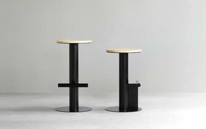 Pole Barstool 65 cm - Normann Copenhagen Barstools - Pine/Sand - HORNE
