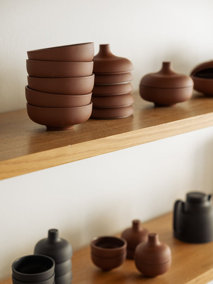 Sand Secret Bowl W Lid - Design House Stockholm Serveware - Black clay - Medium - HORNE