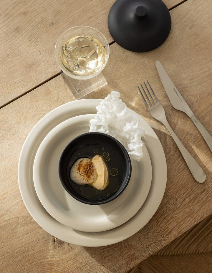 Sand Secret Bowl W Lid - Design House Stockholm Serveware - Black clay - Medium - HORNE