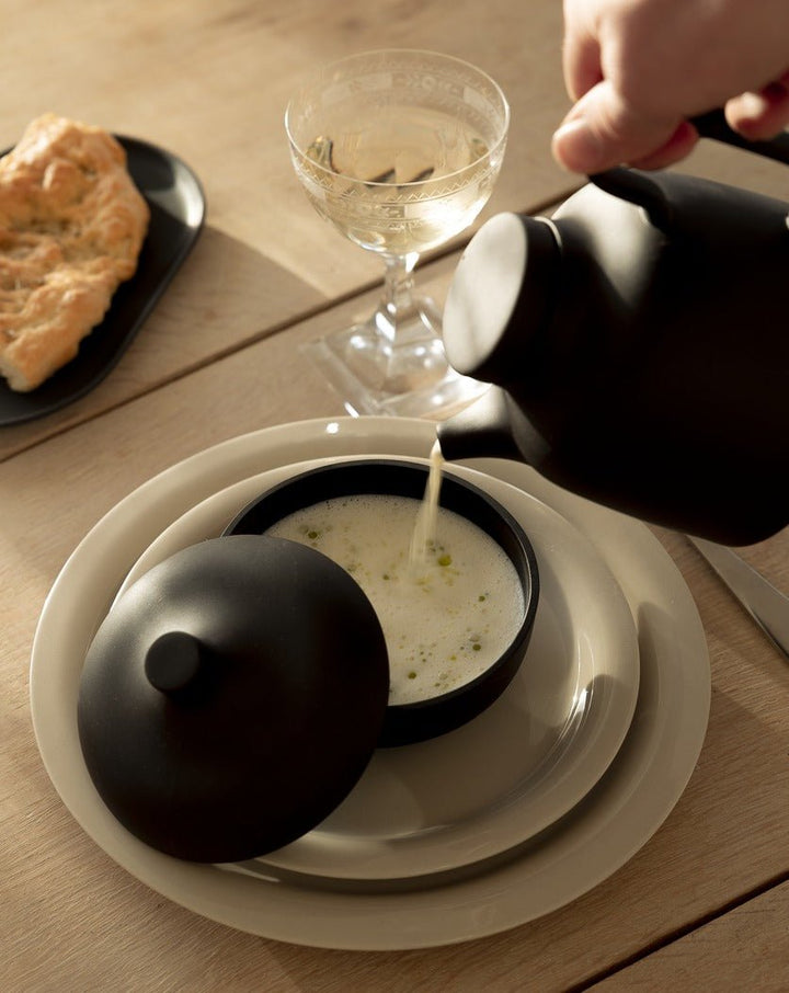 Sand Secret Bowl W Lid - Design House Stockholm Serveware - Black clay - Medium - HORNE