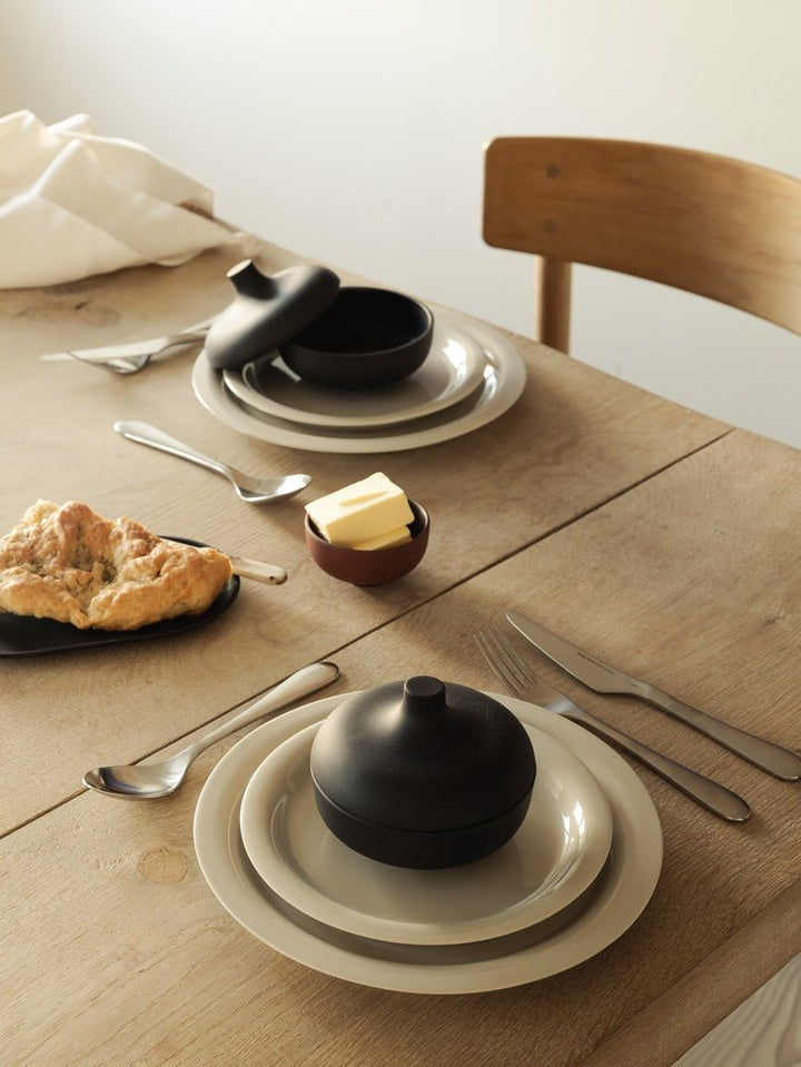Sand Secret Bowl W Lid - Design House Stockholm Serveware - Black clay - Medium - HORNE