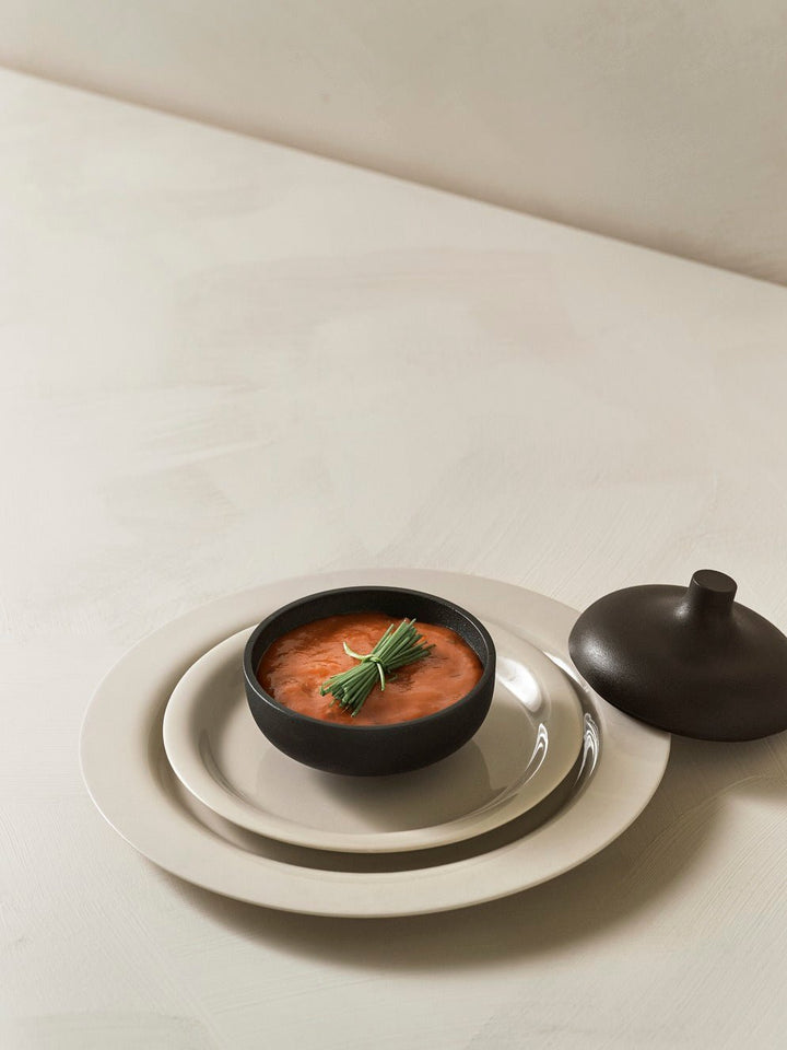 Sand Secret Bowl W Lid - Design House Stockholm Serveware - Black clay - Medium - HORNE