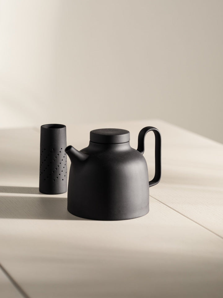 Sand Secret Tea Pot Inc. Tea Strainer - Design House Stockholm Coffee + Tea - Red clay - HORNE
