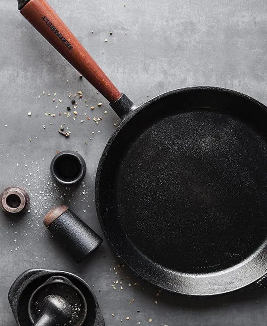Skillet with Walnut Handle - 11" - SKEPPSHULT - Cookware - HORNE