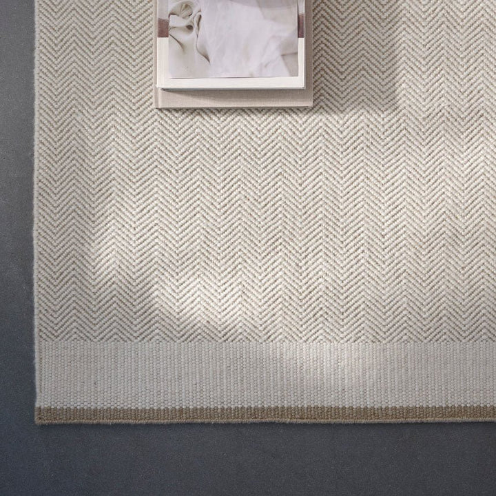 Stratum Echo rug in White 200x300 (6.6' x 9.8')