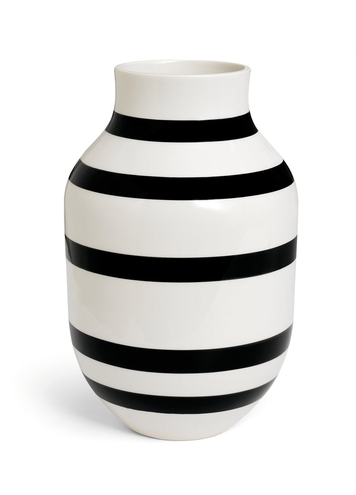 Omaggio Vase - Black - Kähler - Vases - 7.5"Ø - HORNE