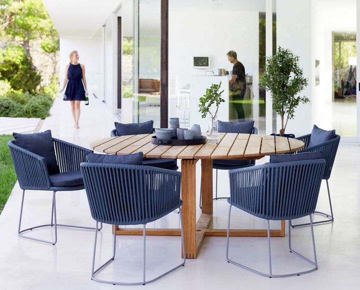 Endless Dining Table - Round - Cane Line - Outdoor Furniture - Large - HORNE