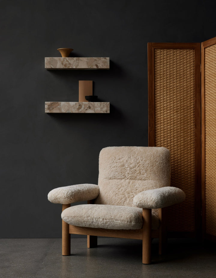 Brasilia Lounge Chair - Sheepskin - Audo Copenhagen - Chairs - Sahara - Natural Oak - HORNE