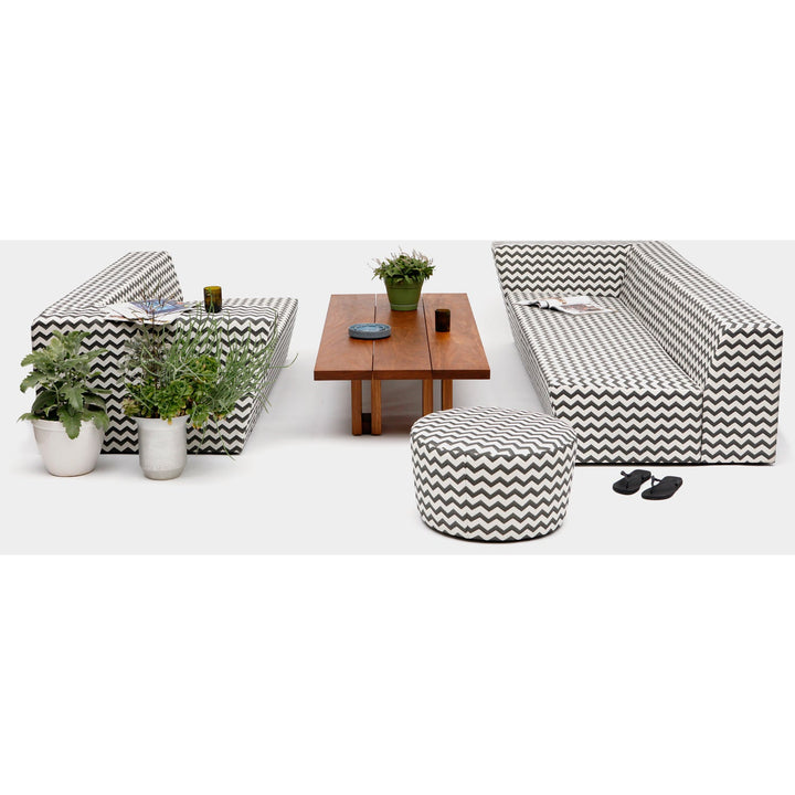 Caroline Outdoor Sofa In Zigzag