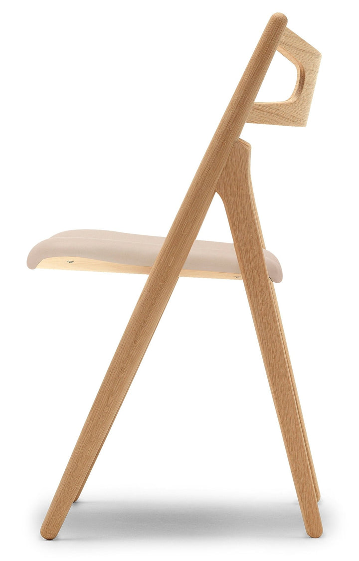 CH29P Sawbuck Chair - Carl Hansen & Son - Chairs - Oiled Oak/Sif 90 Leather - HORNE
