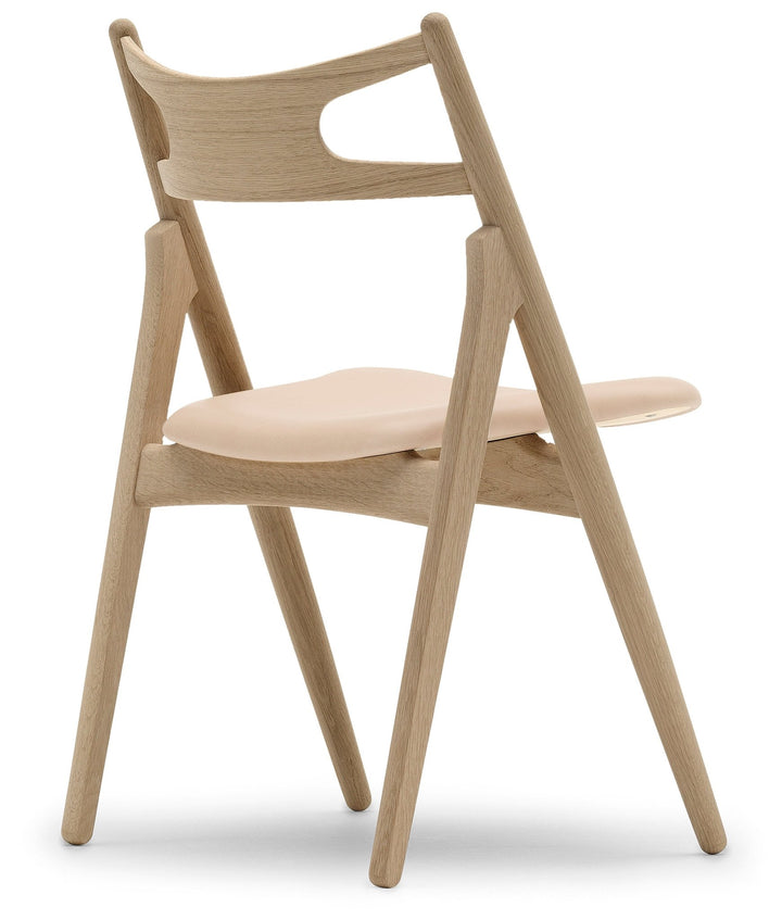 CH29P Sawbuck Chair - Carl Hansen & Son - Chairs - Soaped Oak/Sif 90 Leather - HORNE