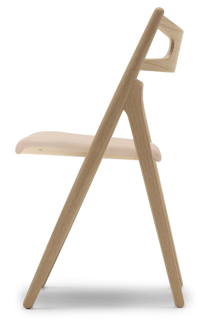 CH29P Sawbuck Chair - Carl Hansen & Son - Chairs - Soaped Oak/Sif 90 Leather - HORNE