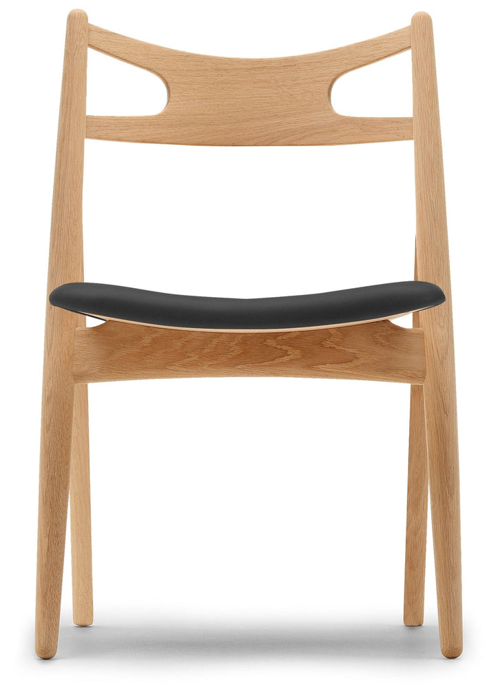 CH29P Sawbuck Chair - Carl Hansen & Son - Chairs - Oiled Oak/Thor 301 Leather - HORNE
