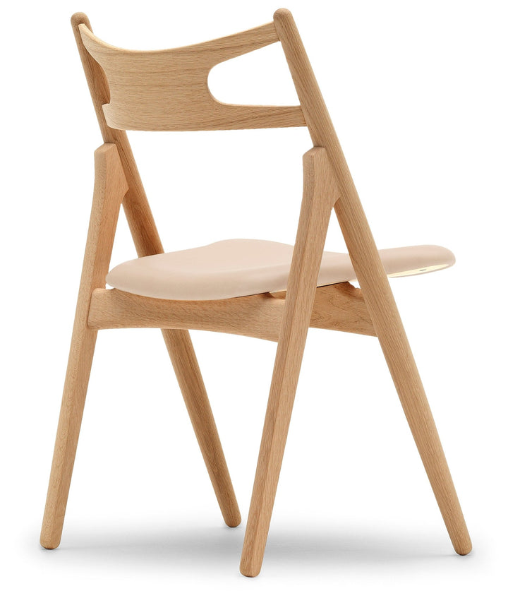 CH29P Sawbuck Chair - Carl Hansen & Son - Chairs - Oiled Oak/Sif 90 Leather - HORNE