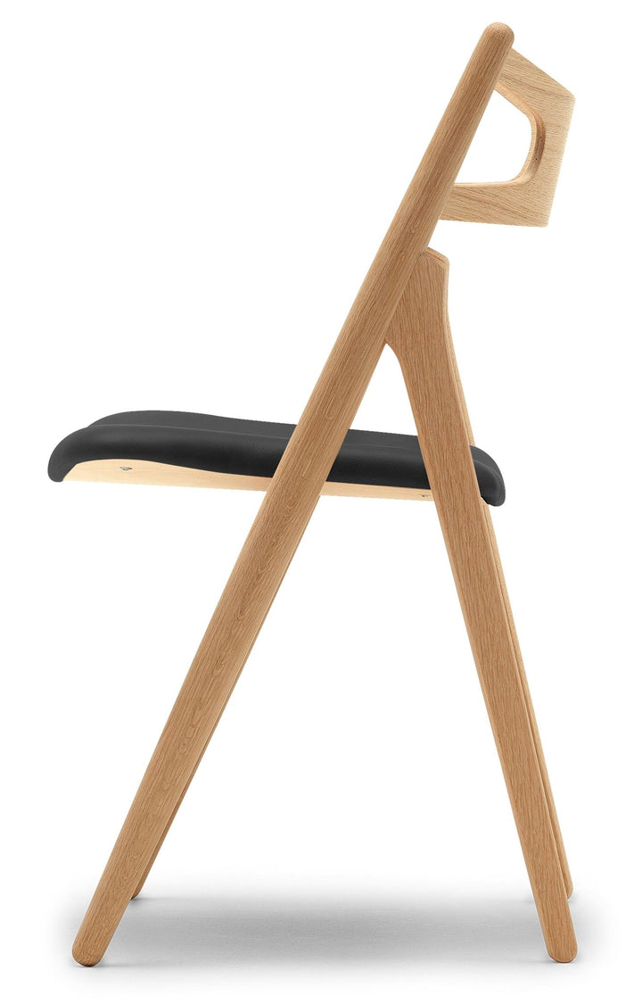 CH29P Sawbuck Chair - Carl Hansen & Son - Chairs - Oiled Oak/Thor 301 Leather - HORNE