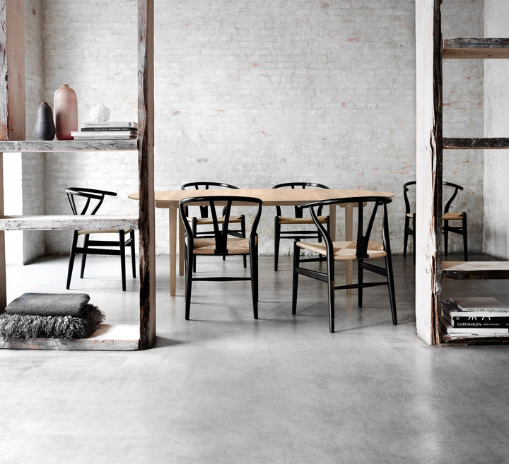 CH338 Round Table - Carl Hansen & Son - Tables - Soaped Oak - HORNE