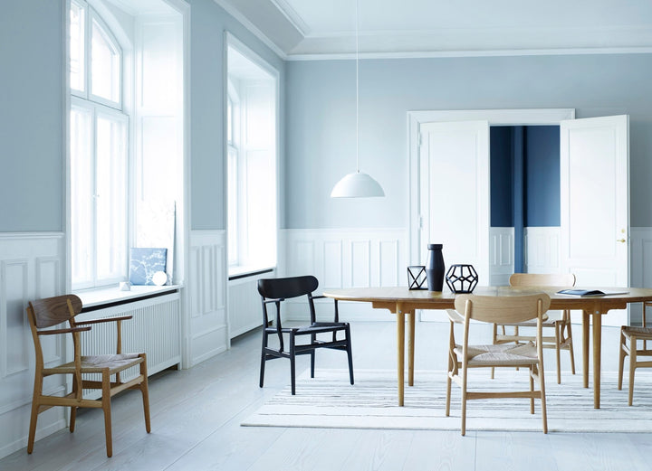 CH339 Round Table - Carl Hansen & Son - Tables - Oiled Walnut - HORNE