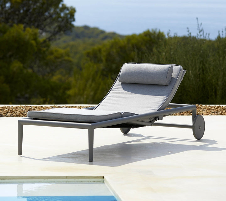 Conic Sunbed With Gas Spring - Cane Line - Outdoor Furniture - Light Grey - HORNE