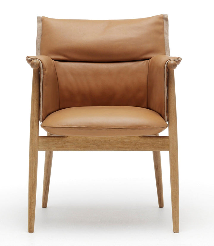 E005 Embrace Armchair - Carl Hansen & Son - Chairs - Oiled Oak/Sif 95 Leather - HORNE