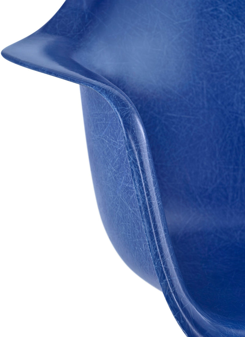 Eames® Molded Fiberglass Armchair – 4 - Leg Base - Herman Miller® - Chairs - White - Parchment - Standard Glide - HORNE