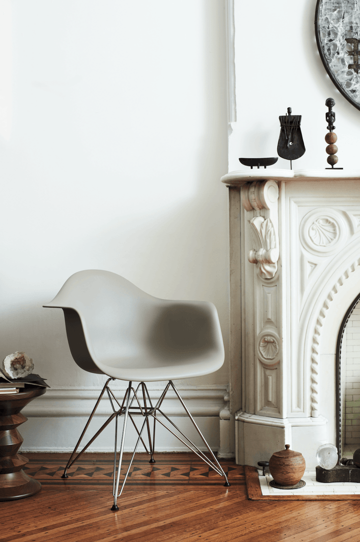 Eames® Molded Fiberglass Armchair – Wire Base - Herman Miller® - Chairs - White - Parchment - Standard Glide - HORNE