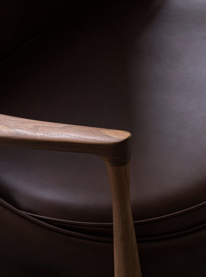 Elizabeth Lounge Chair - Audo Copenhagen - Chairs - Natural Oak - Dunes Leather - Cognac - HORNE