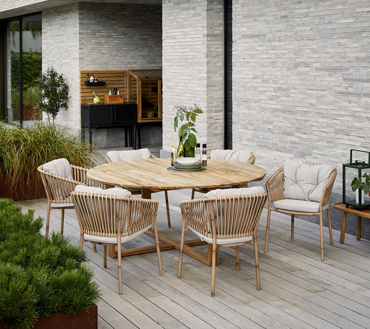 Endless Dining Table - Round - Cane Line - Outdoor Furniture - Large - HORNE