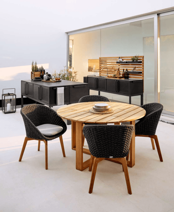 Endless Dining Table - Round - Cane Line - Outdoor Furniture - Large - HORNE