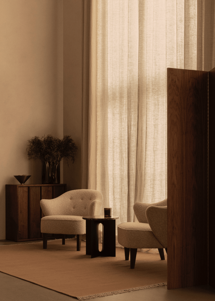 Ingeborg Lounge Chair - Sheepskin - Audo Copenhagen - Chairs - Sahara - Smoked Oak - HORNE