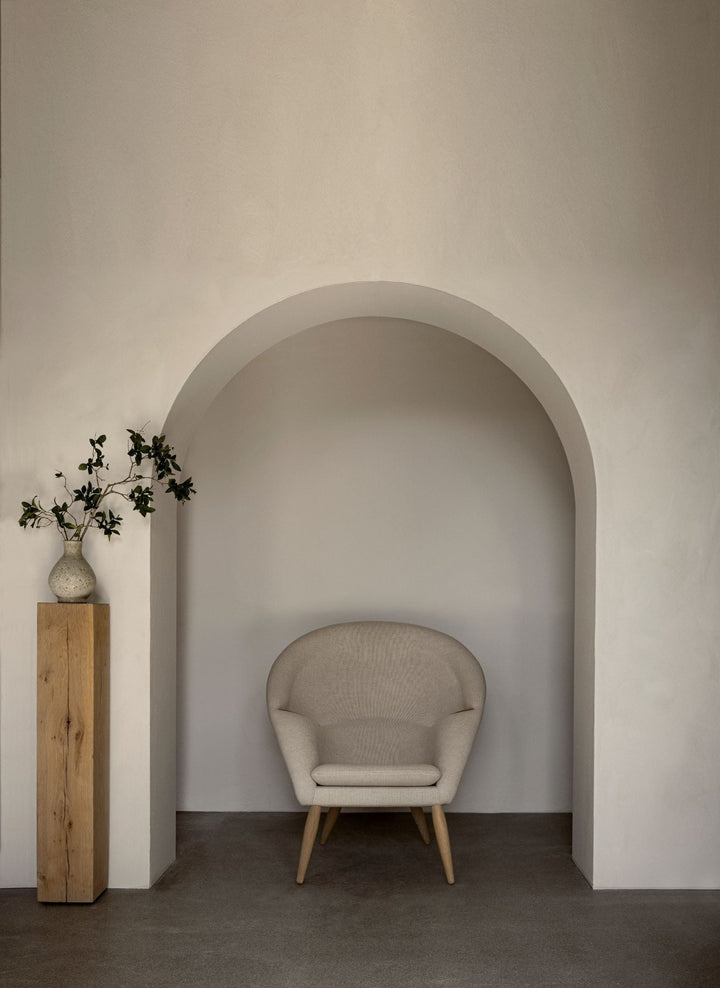 Oda Lounge Chair - Audo Copenhagen - Chairs - Natural Oak - Hallingdal 65 Fabric - 0110 - HORNE