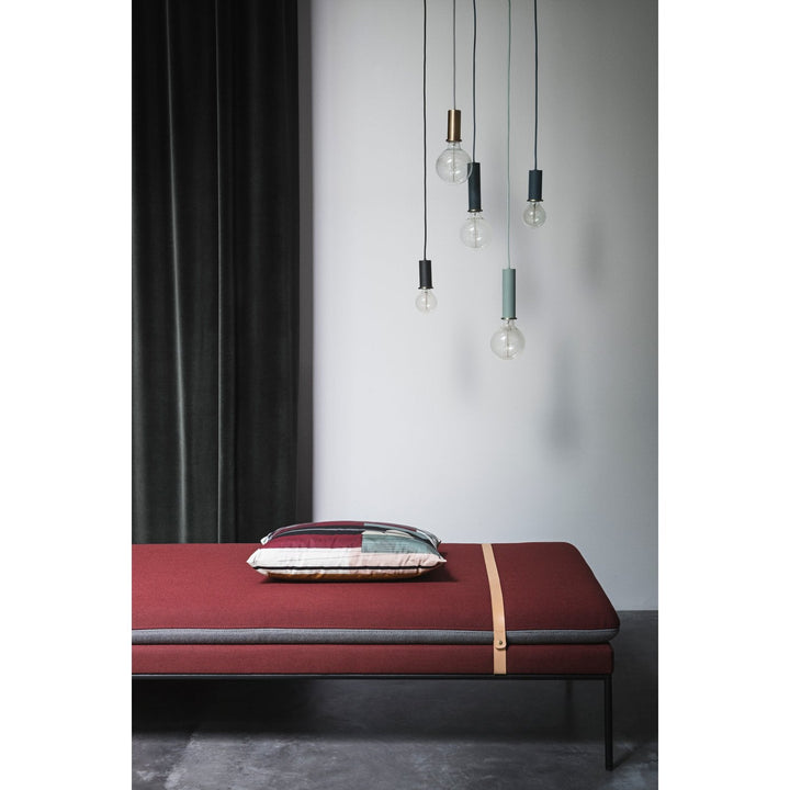 Socket Pendant Low