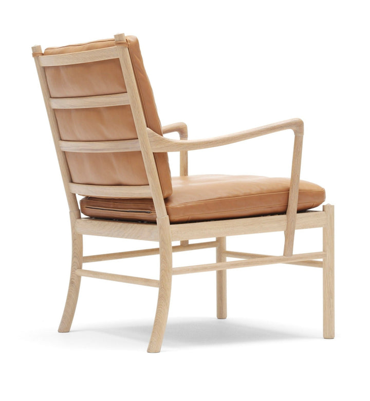 OW149 Colonial Chair - Carl Hansen & Son - Chairs - Soaped Oak/Sif 95 Leather - HORNE