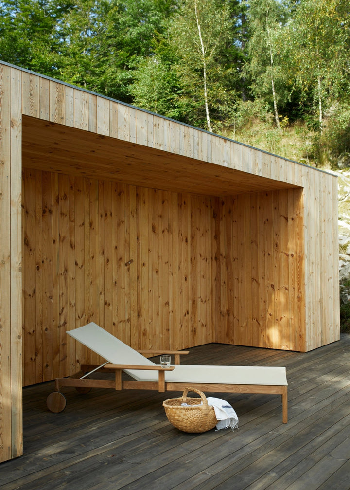 Pelagus Sunbed - Skagerak by Fritz Hansen - Outdoor Furniture - Add Right Armrest - Add Cushion - HORNE
