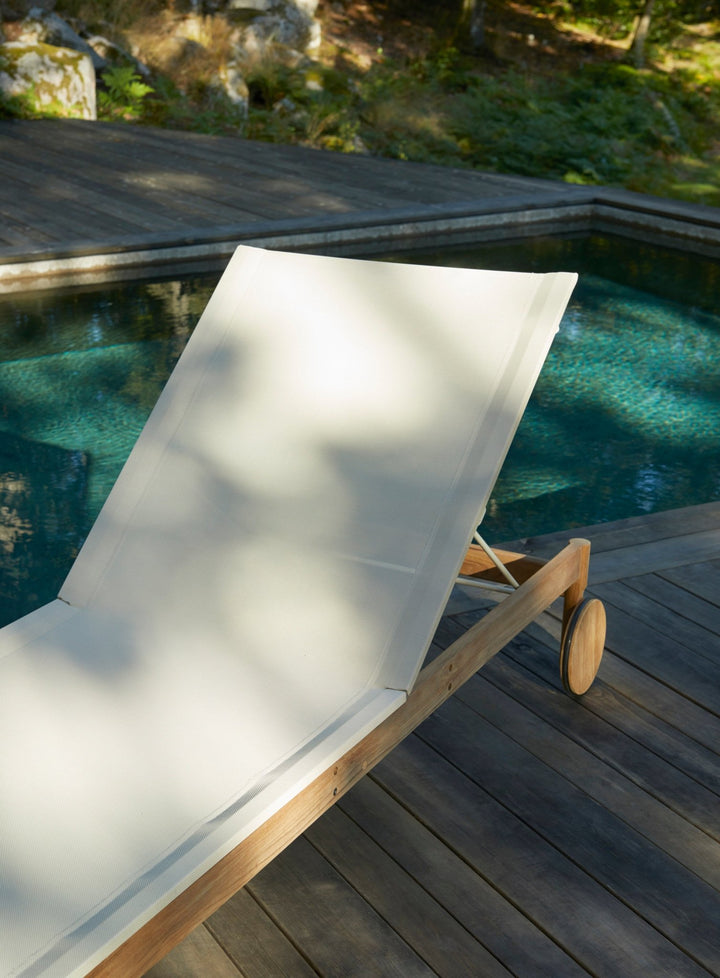 Pelagus Sunbed - Skagerak by Fritz Hansen - Outdoor Furniture - Add Right Armrest - Add Cushion - HORNE