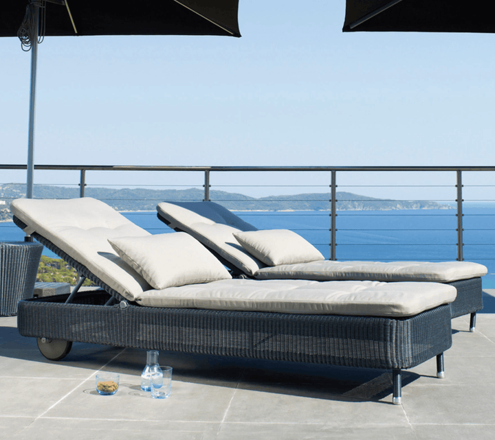 Presley Sunbed - Cane Line - Outdoor Furniture - Black - Black Natté w/QuickDry & Airflow system - HORNE
