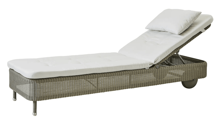 Presley Sunbed - Cane Line - Outdoor Furniture - Taupe - White Natté w/QuickDry & Airflow system - HORNE